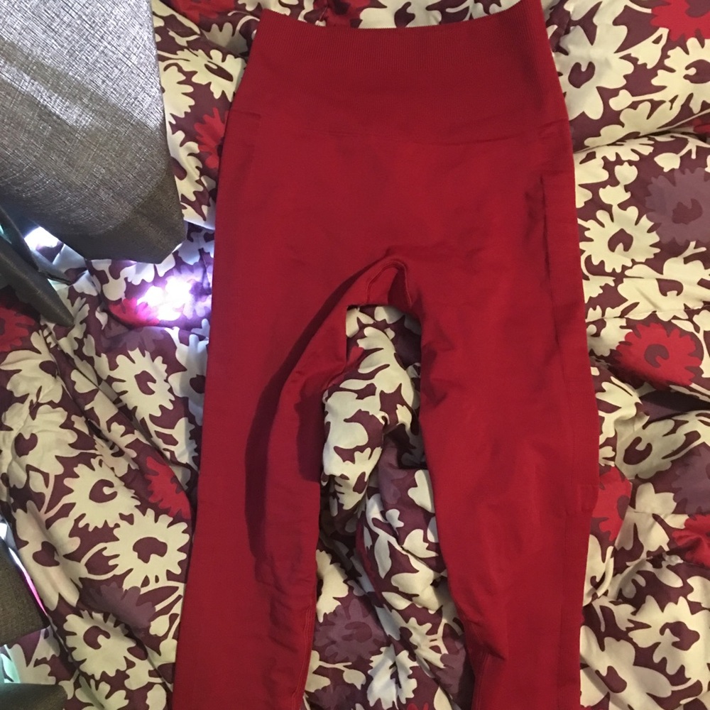 Lululemon size 4 zone in pants